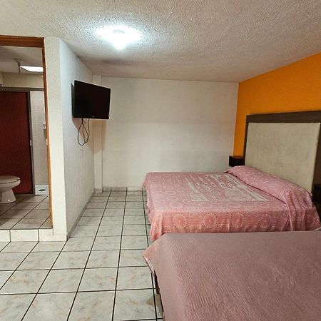 Hotel 2000 Morelia Exterior photo