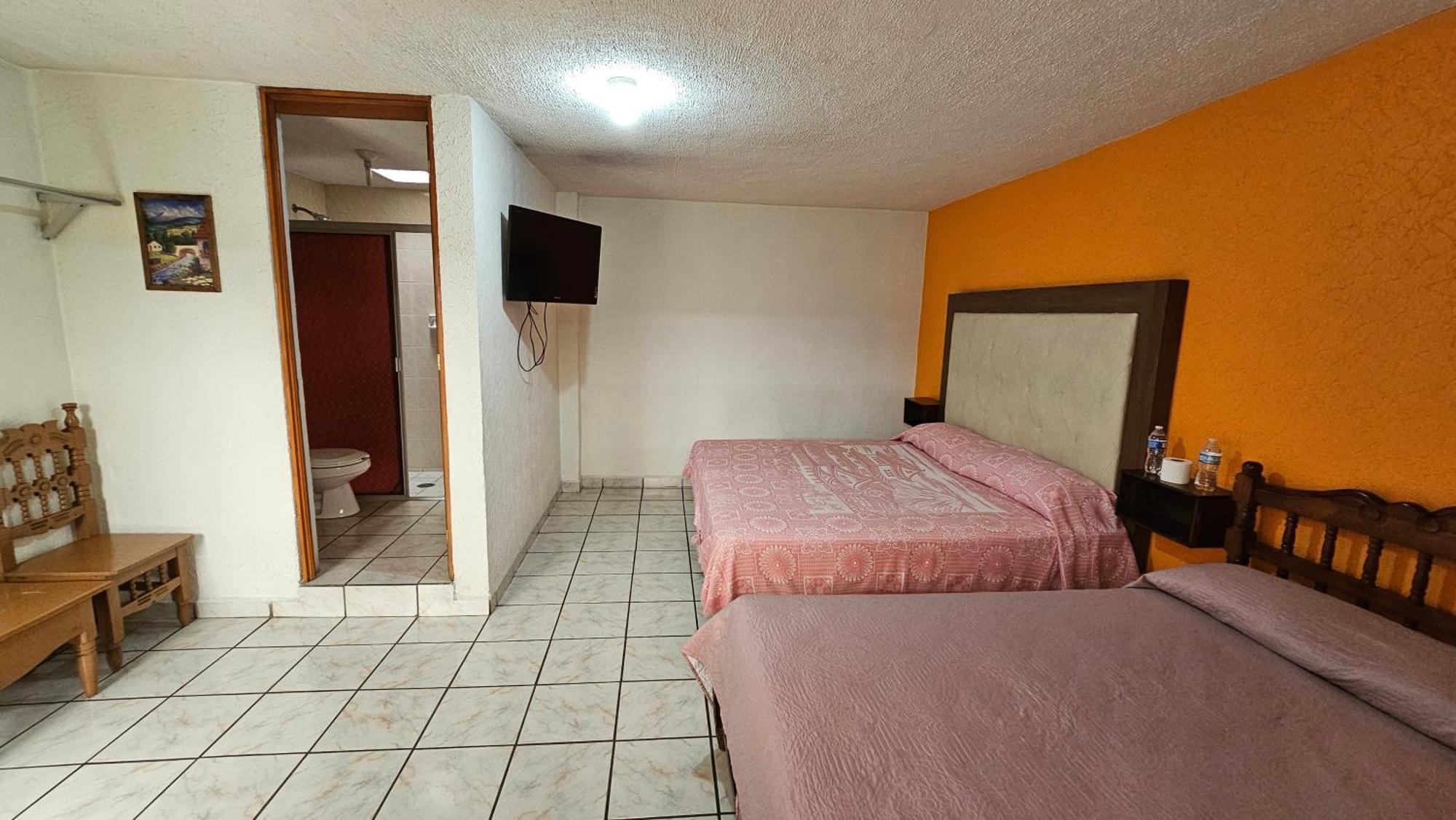 Hotel 2000 Morelia Exterior photo