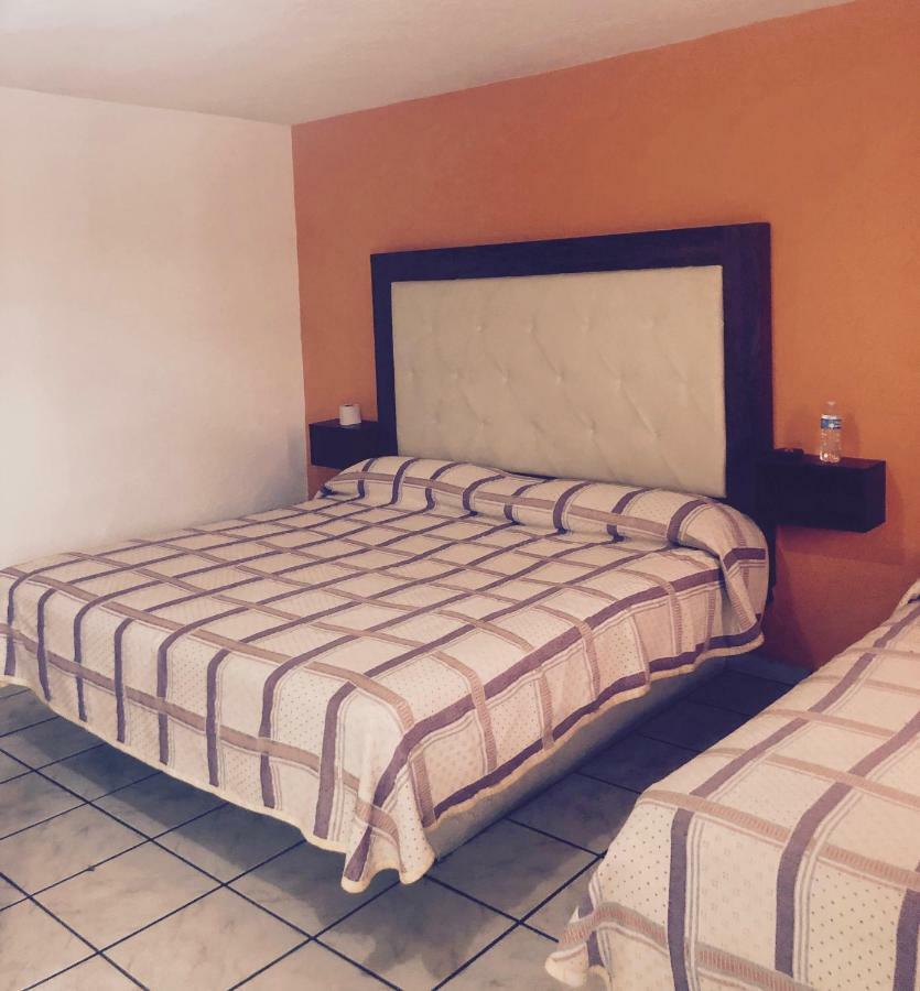 Hotel 2000 Morelia Exterior photo